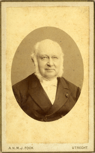 103992 Portret van Nicolaas Beets, geboren 13 september 1814, Hervormd predikant te Utrecht (1854 - 1874), hoogleraar ...